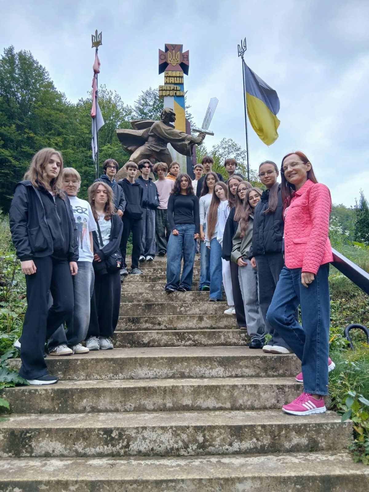 10-Б клас пізнає рідний край: Космач